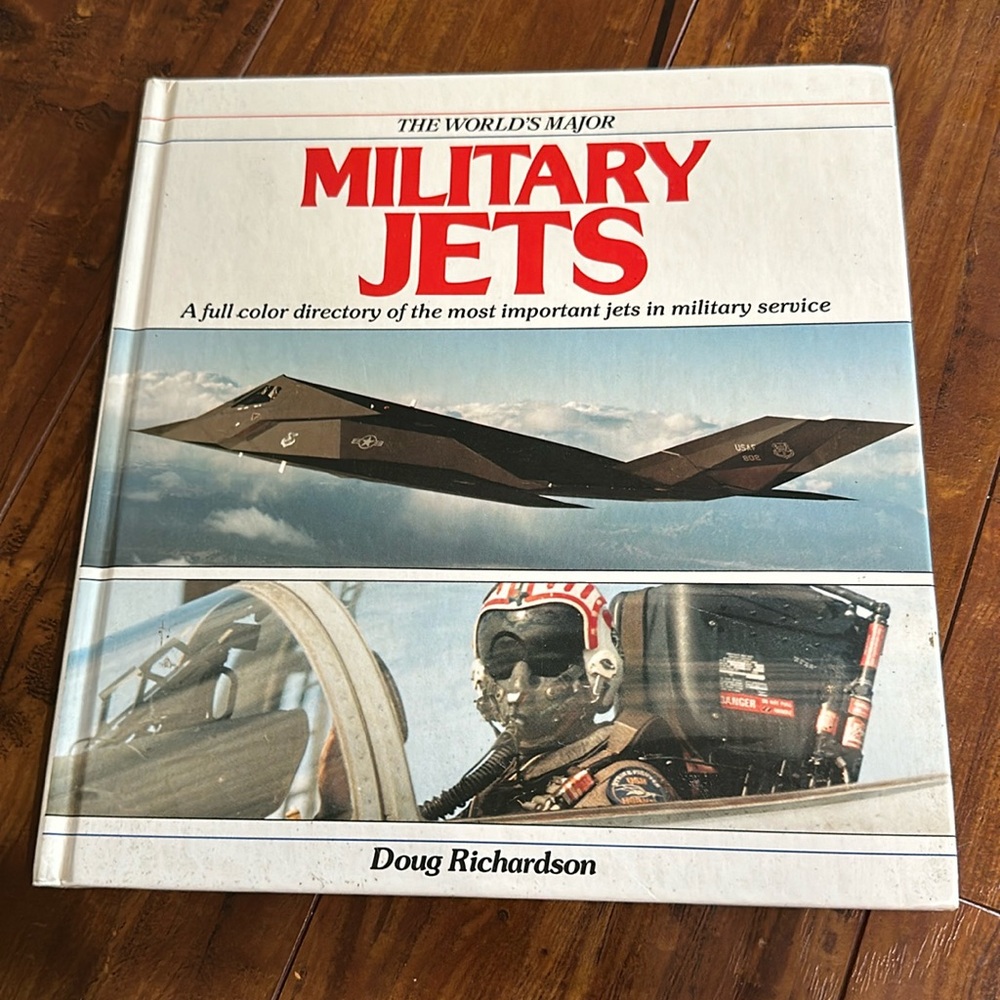 The World's Major Military Jets (The World's Major) hardcover book‎